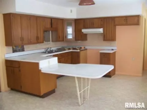 316 Kenyon Dr, Springfield, IL 62704 photo 2