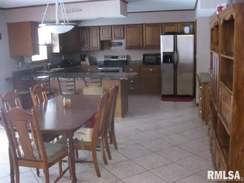 8017 Hunt Rd, Springfield, IL 62712 photo 3