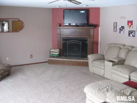 8017 Hunt Rd, Springfield, IL 62712 photo 5