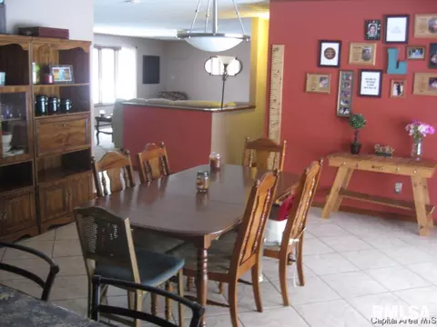 8017 Hunt Rd, Springfield, IL 62712 photo 4