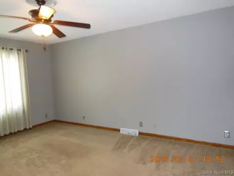 530 Gabbert Rd, Springfield, IL 62707 photo 4