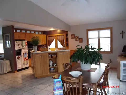 603 E Mulberry, Chatham, IL 62629 photo 5