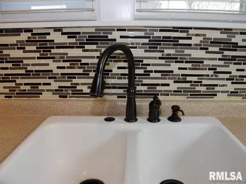 1515 S 4th St, Springfield, IL 62703 photo 8
