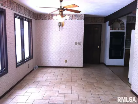 1115 Memory Ln, Springfield, IL 62707 photo 13