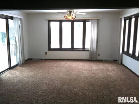 1115 Memory Ln, Springfield, IL 62707 photo 16