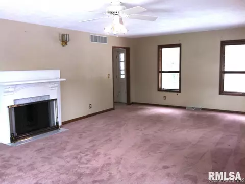 1115 Memory Ln, Springfield, IL 62707 photo 18