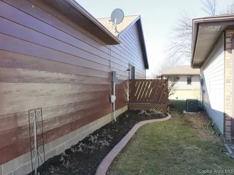 121 Astoria Rd, Springfield, IL 62704 photo 30