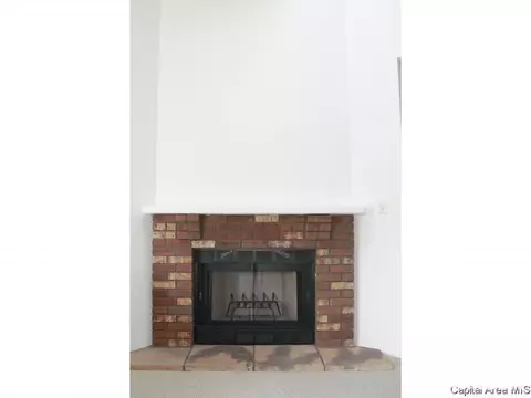 121 Astoria Rd, Springfield, IL 62704 photo 5