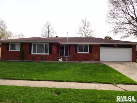 2216 Montclair, Springfield, IL 62704 photo 2