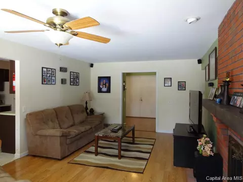 2216 Montclair, Springfield, IL 62704 photo 9