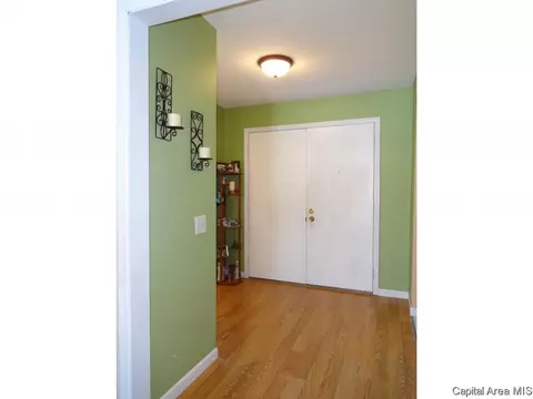 2216 Montclair, Springfield, IL 62704 photo 3