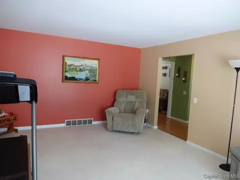 2216 Montclair, Springfield, IL 62704 photo 5