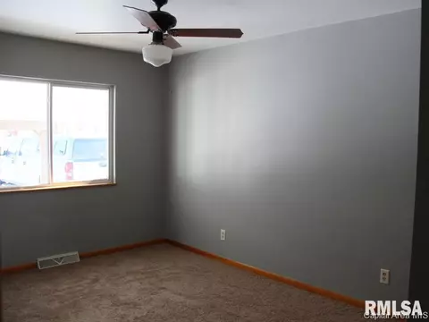 2924 S 4th St, Springfield, IL 62703 photo 5