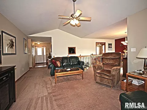 1400 Summershade Dr, Springfield, IL 62712 photo 3