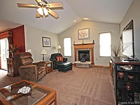 1400 Summershade Dr, Springfield, IL 62712 photo 2