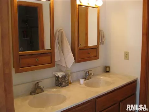 1085 Klor Rd, Buffalo, IL 62515 photo 9