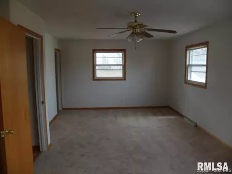 201 Dickinson, Springfield, IL 62704 photo 4