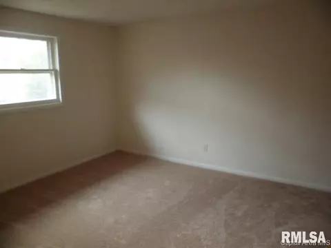 201 Dickinson, Springfield, IL 62704 photo 5