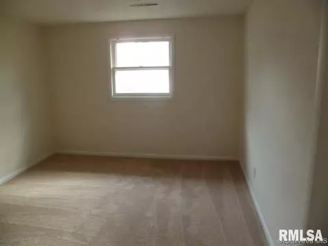 201 Dickinson, Springfield, IL 62704 photo 6