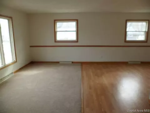 201 Dickinson, Springfield, IL 62704 photo 8