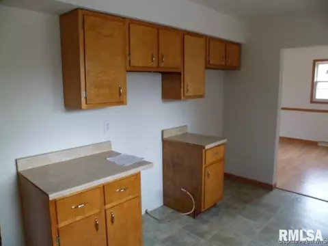 201 Dickinson, Springfield, IL 62704 photo 11