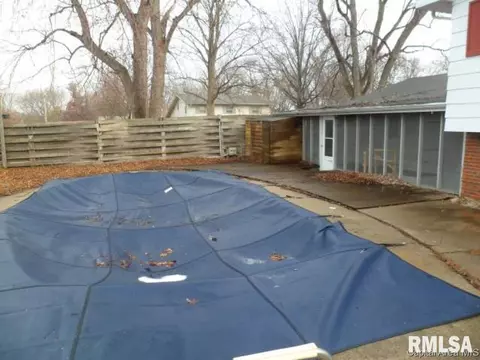 201 Dickinson, Springfield, IL 62704 photo 9