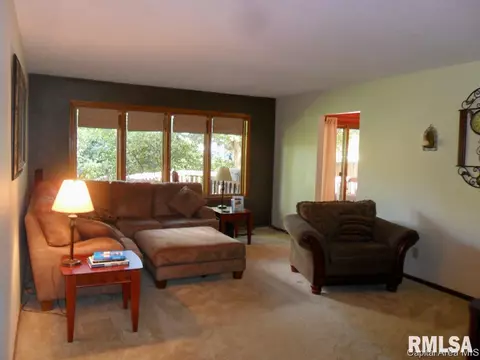 2608 Interlacken Dr, Springfield, IL 62704 photo 3