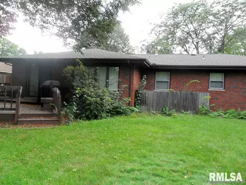 2608 Interlacken Dr, Springfield, IL 62704 photo 2