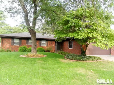 2608 Interlacken Dr, Springfield, IL 62704 photo 1