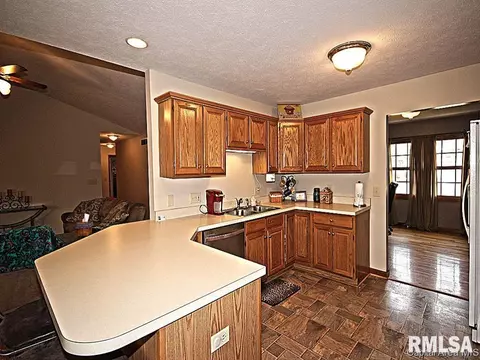 1400 Hosta St, Springfield, IL 62712 photo 8