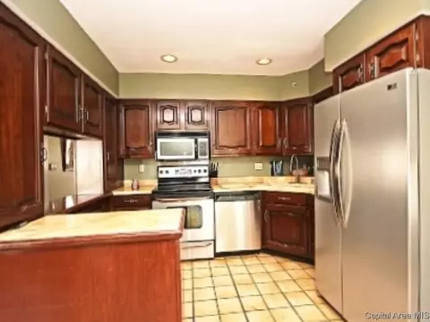 2147 Bates, Springfield, IL 62704 photo 8
