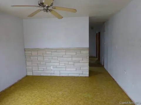 2137 E Keys Ave, Springfield, IL 62702 photo 3