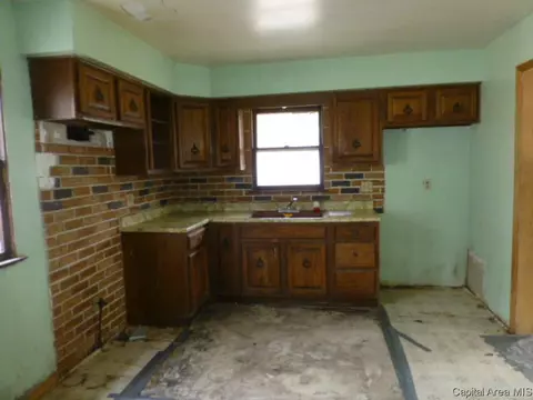 2137 E Keys Ave, Springfield, IL 62702 photo 4