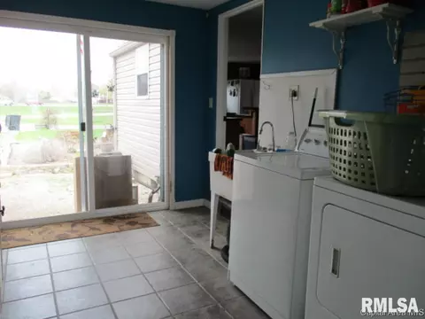 2412 Ardmore, Springfield, IL 62702 photo 6