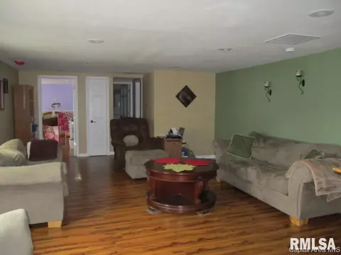 2412 Ardmore, Springfield, IL 62702 photo 4