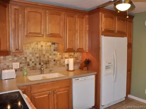 831 Independence Rdg, Springfield, IL 62702 photo 14