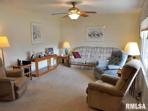831 Independence Rdg, Springfield, IL 62702 photo 3