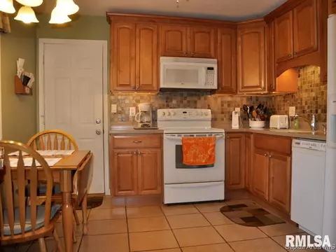 831 Independence Rdg, Springfield, IL 62702 photo 4