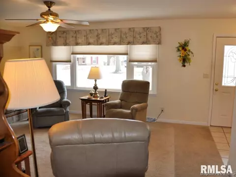 831 Independence Rdg, Springfield, IL 62702 photo 9