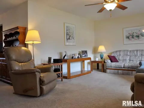 831 Independence Rdg, Springfield, IL 62702 photo 10