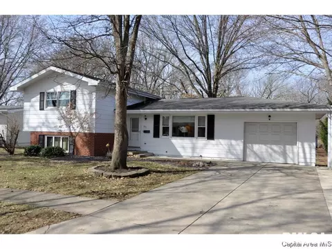 831 Independence Rdg, Springfield, IL 62702 photo 1