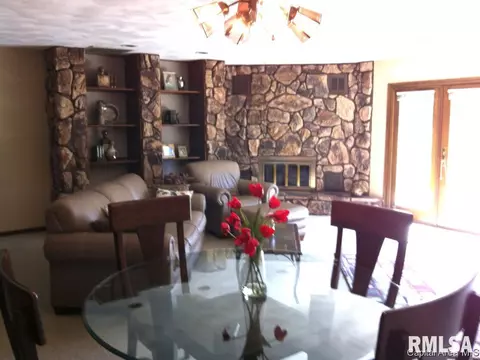 2201 W Road Dr, Springfield, IL 62711 photo 15