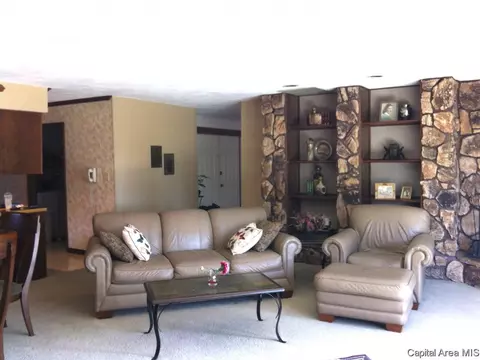 2201 W Road Dr, Springfield, IL 62711 photo 14