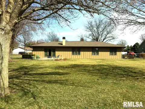 2201 W Road Dr, Springfield, IL 62711 photo 4