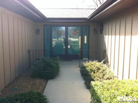 2201 W Road Dr, Springfield, IL 62711 photo 2