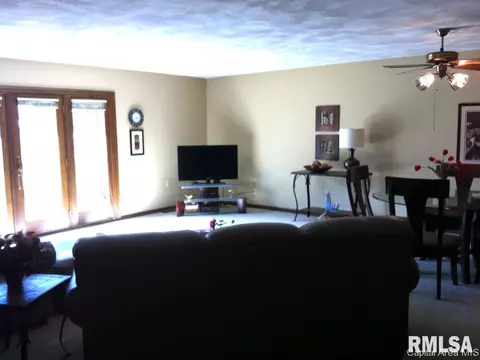 2201 W Road Dr, Springfield, IL 62711 photo 17