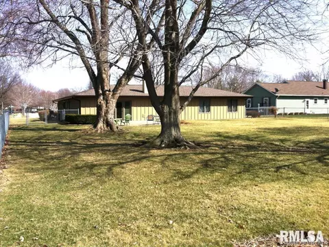2201 W Road Dr, Springfield, IL 62711 photo 5