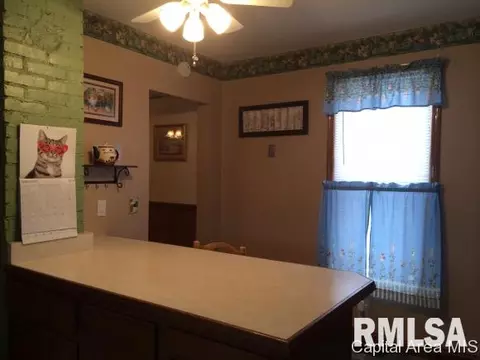 606 E Spaulding St, Riverton, IL 62561 photo 6