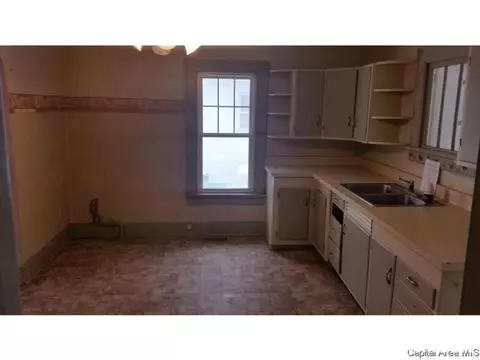 233 N Wesley, Springfield, IL 62702 photo 3