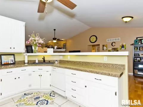 2313 Gander, Springfield, IL 62711 photo 4